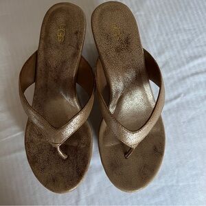 UGG Women's Metallic Tan Sandals size 7